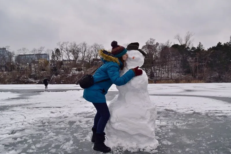 En el lago congelado de High Park en Toronto