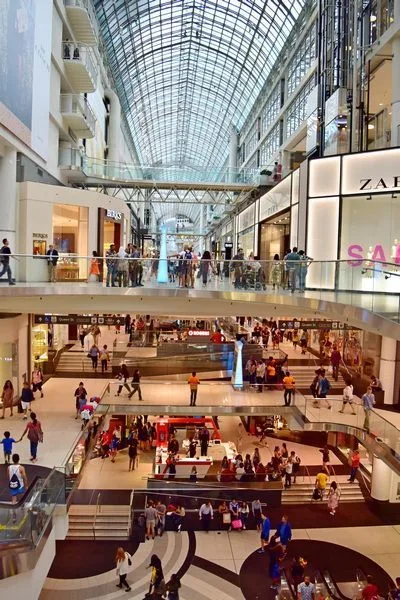 Toronto Eaton Center junto a Dundas Square