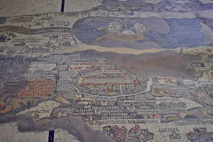 representación cartográfica más antigua de Jerusalén y la Tierra Santa. Aparecen aproximadamente 150 poblaciones y aldeas.