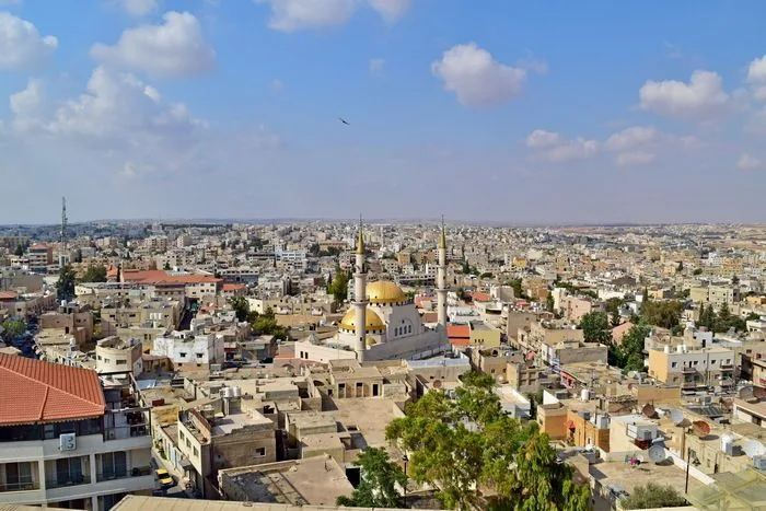 Vistas de Madaba desde la Iglesia de San Juan Bautista. Precioso si además pillas desde allí la llamada al rezo