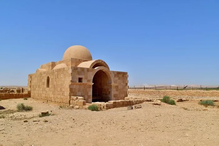 Qasr Hammam As-Sarah es un hamman. Esta recientemente restaurado.
