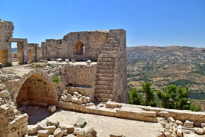 Vistas de los alrededores del castillo de Aljoun.