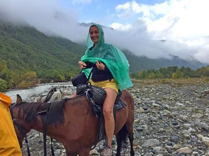 Cruzando a caballo el río