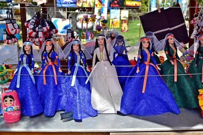 Muñecas con el traje tradicional de Georgia