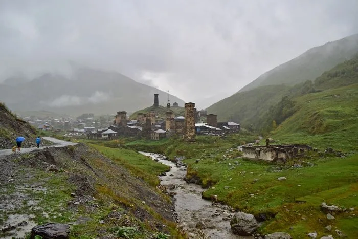 Llegando a Ushguli en medio de la tormenta.
