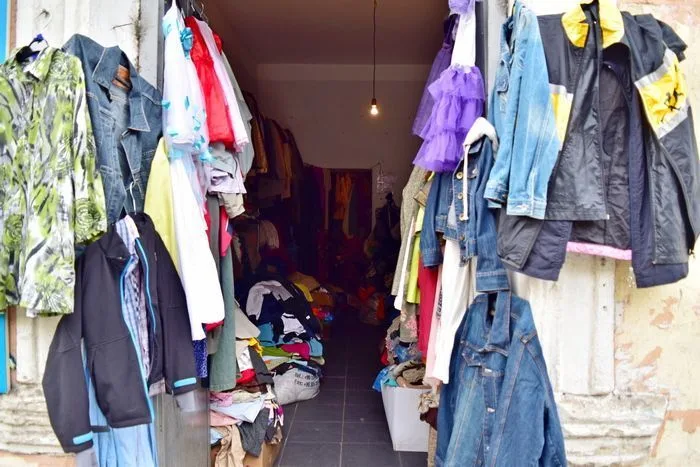 Tienda de ropa en Chiatura, Georgia