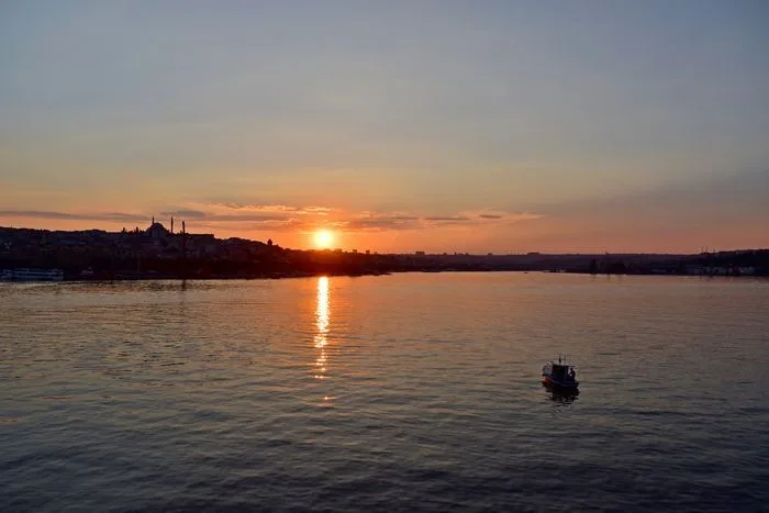 Atardecer en el Cuerno de Oro