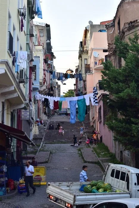 Calles fuera del recorrido turistico en Estambul
