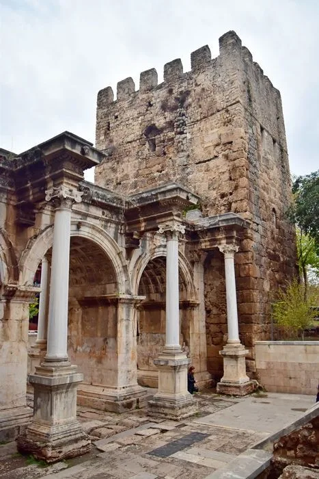 Puerta de Adriano en Antalya
