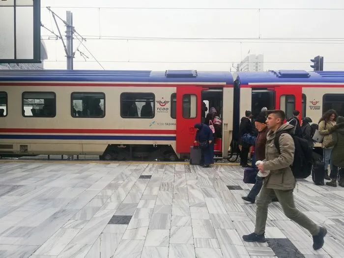 Tren en la estación de Ankara