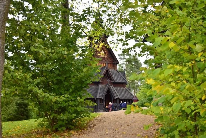 Ejemplo de Stavkirke