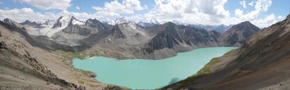 Lago Ala-Kul en Kirguistán