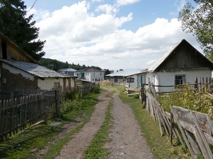Calles del pueblo de Jyrgalan en Kirguistán