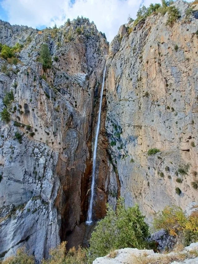 La big waterfall de Arslanbob, impresionante por lo alta que es