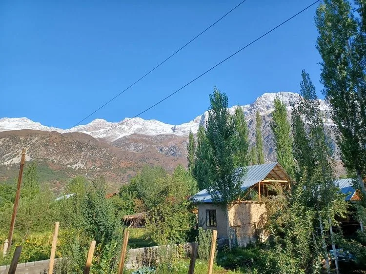 Montañas nevadas cerca de Arslanbob
