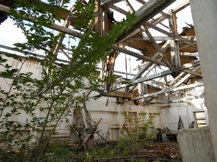 Interior de un edificio en la mina soviética de uranio del pueblo de Kaji Say