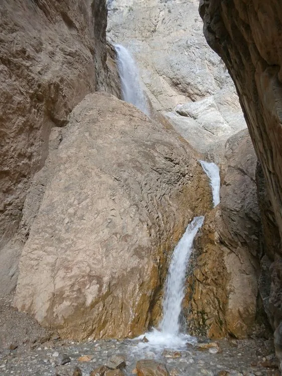 La cascada pequeña en la Big waterfall de Arslanbob