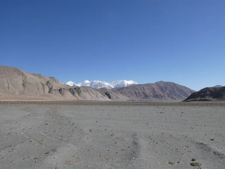Aridez máxima y paisajes espectaculares en la ruta Pamir 
