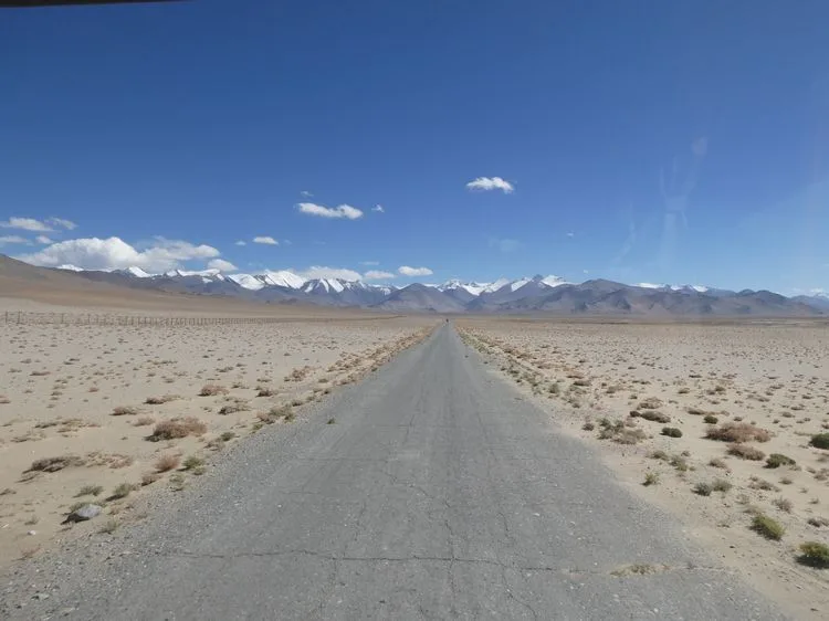 Así es la ruta Pamir, carreteras inhóspitas en medio de la nada con unas vistas espectaculares