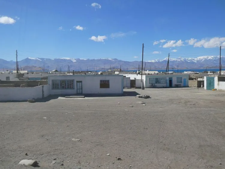 Karakol en Tayikistán, el primer lugar habitado después de la frontera