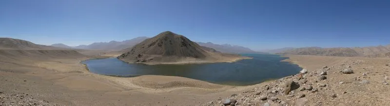 Vistas del lago Yashikul y el ramal que va hasta el lago Bulunkul