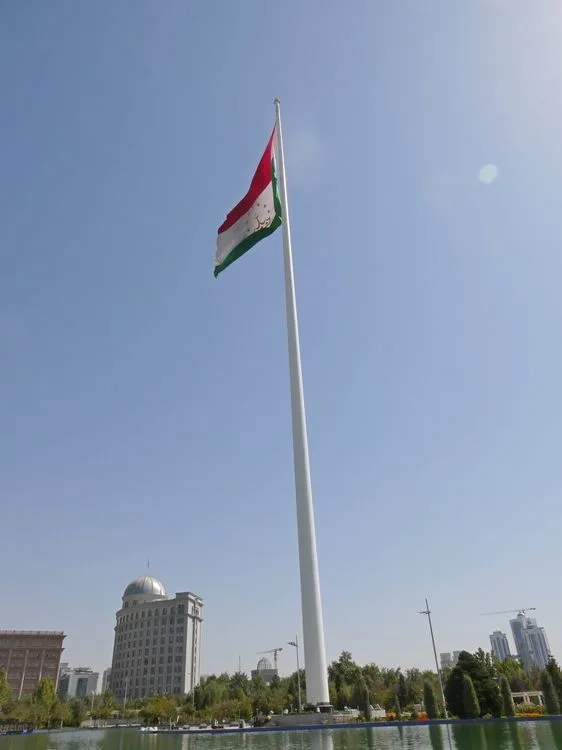 Mástil y bandera
