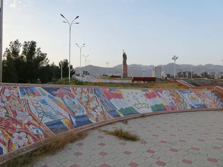 Parque de Somoni lleno de mosaicos 