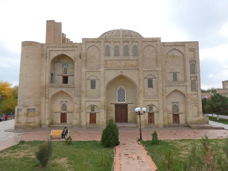Mezquita Maghoki Attori