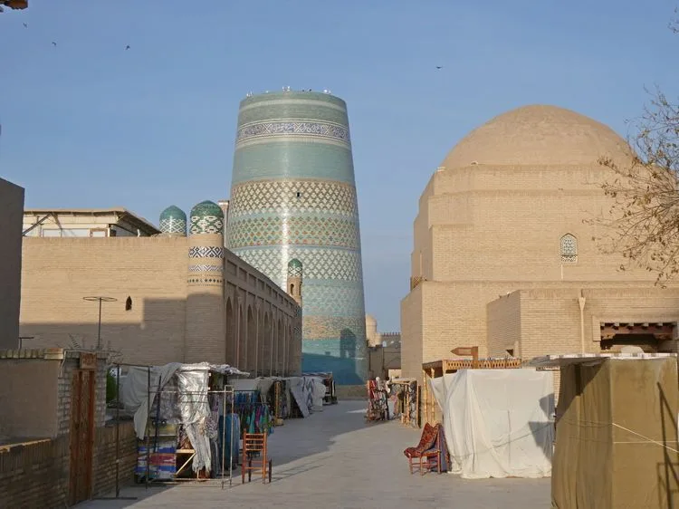 Minarete Kalta Minor en Jiva