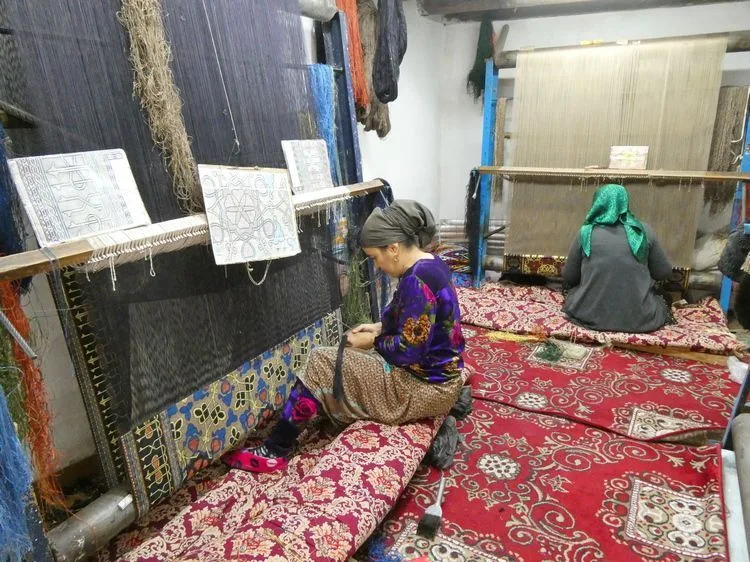 Taller de alfombras en Jiva