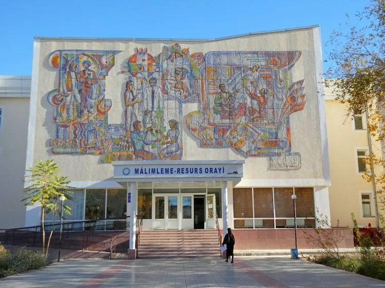 Mosaico soviético en Nukus