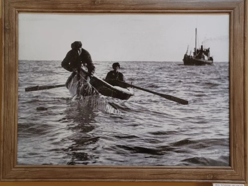 Fotos del antiguo mar de Aral en el museo de Moynaq